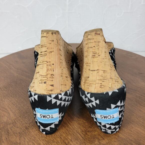 TOMS Reina Tribal Wedge 8 Black White Canvas Peep Toe Cork Heel Slip On Cushion - Picture 11 of 13
